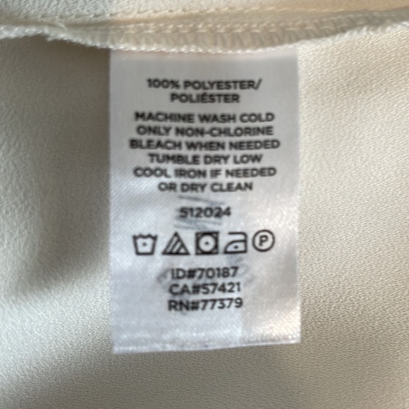 Ann Taylor top in cream - Picture 6 of 6